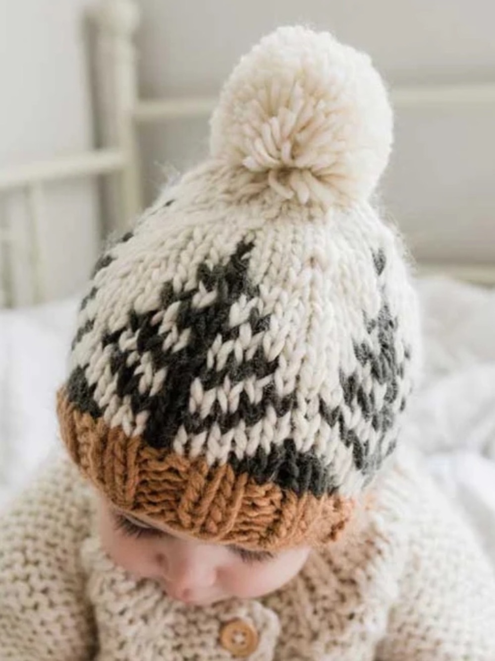 NWT Huggalugus Forest Knit Pom Pom Beanie Baby Hat 0-6 Months Tree Winter